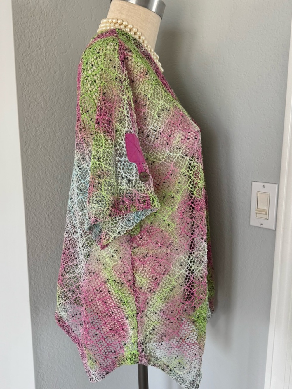 Coconut Shell Button Open-Knit Pink & Green Women's Top 1X - Picture 2 of 10